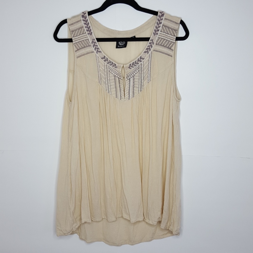 Bobeau by Nordstrom Tan Sleeveless Embroidered Top
